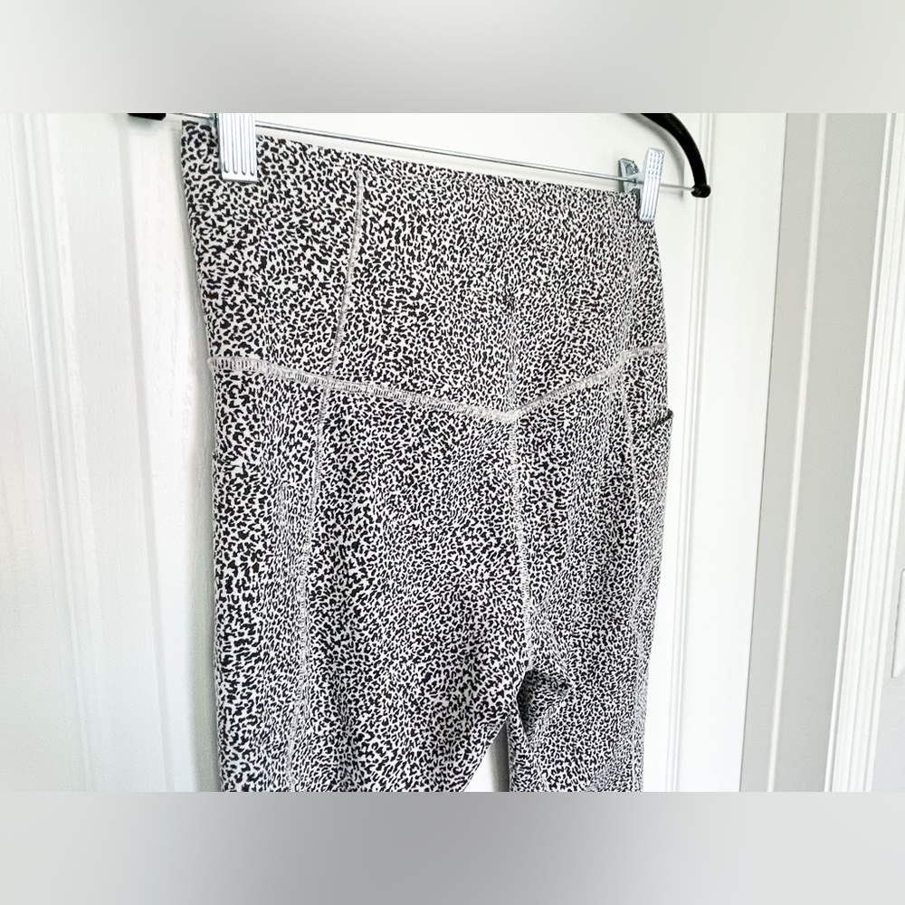 Athleta Micro Cheetah Black/Seasalt Salutation leggings Set - Picture 5 of 5
